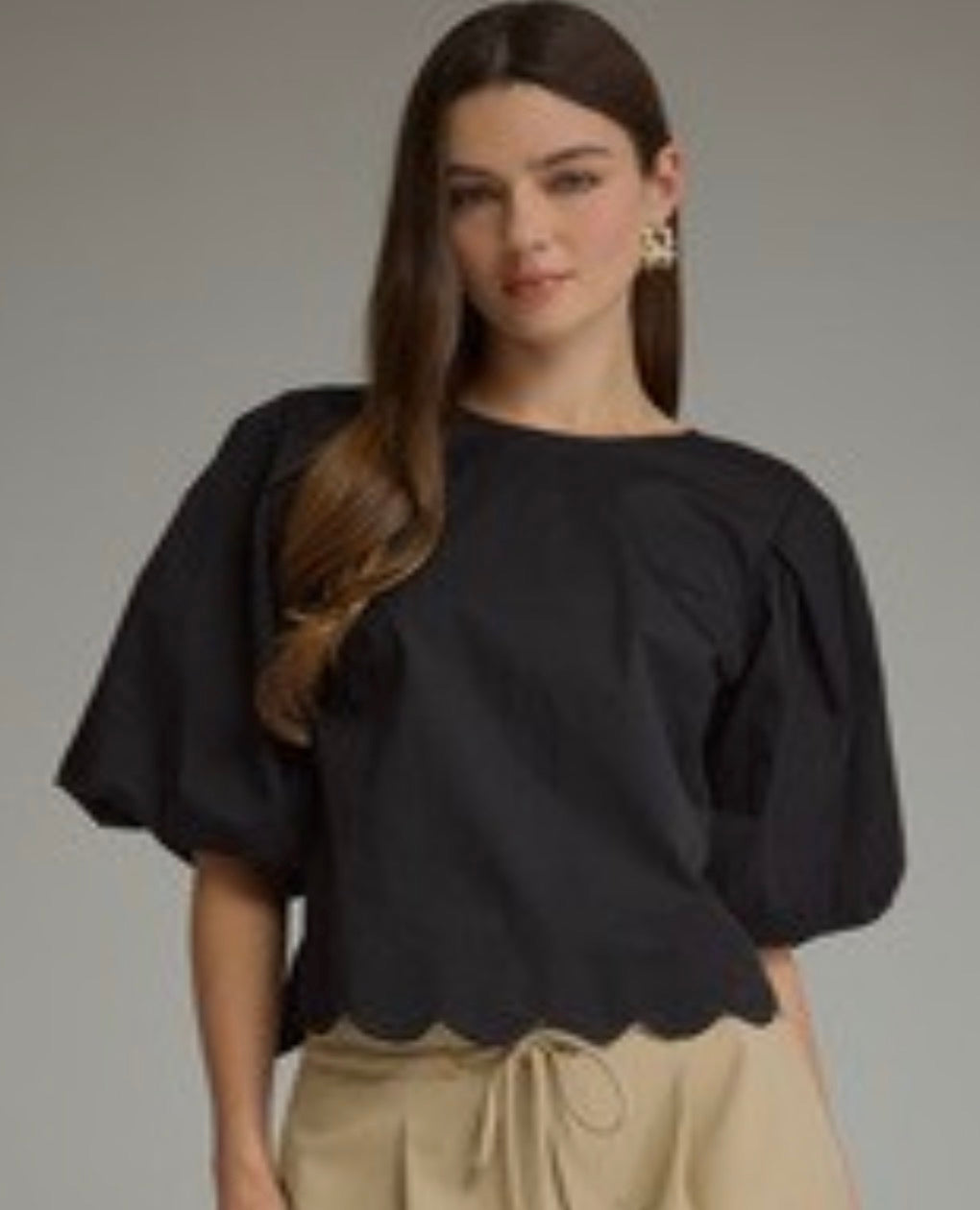 Scallop Edge Puff Top