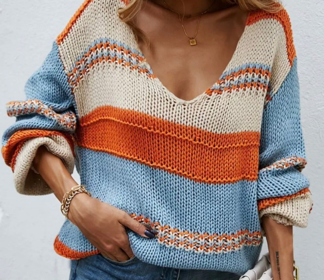 Back by popular demand! The perfect v-neck spring sweater!