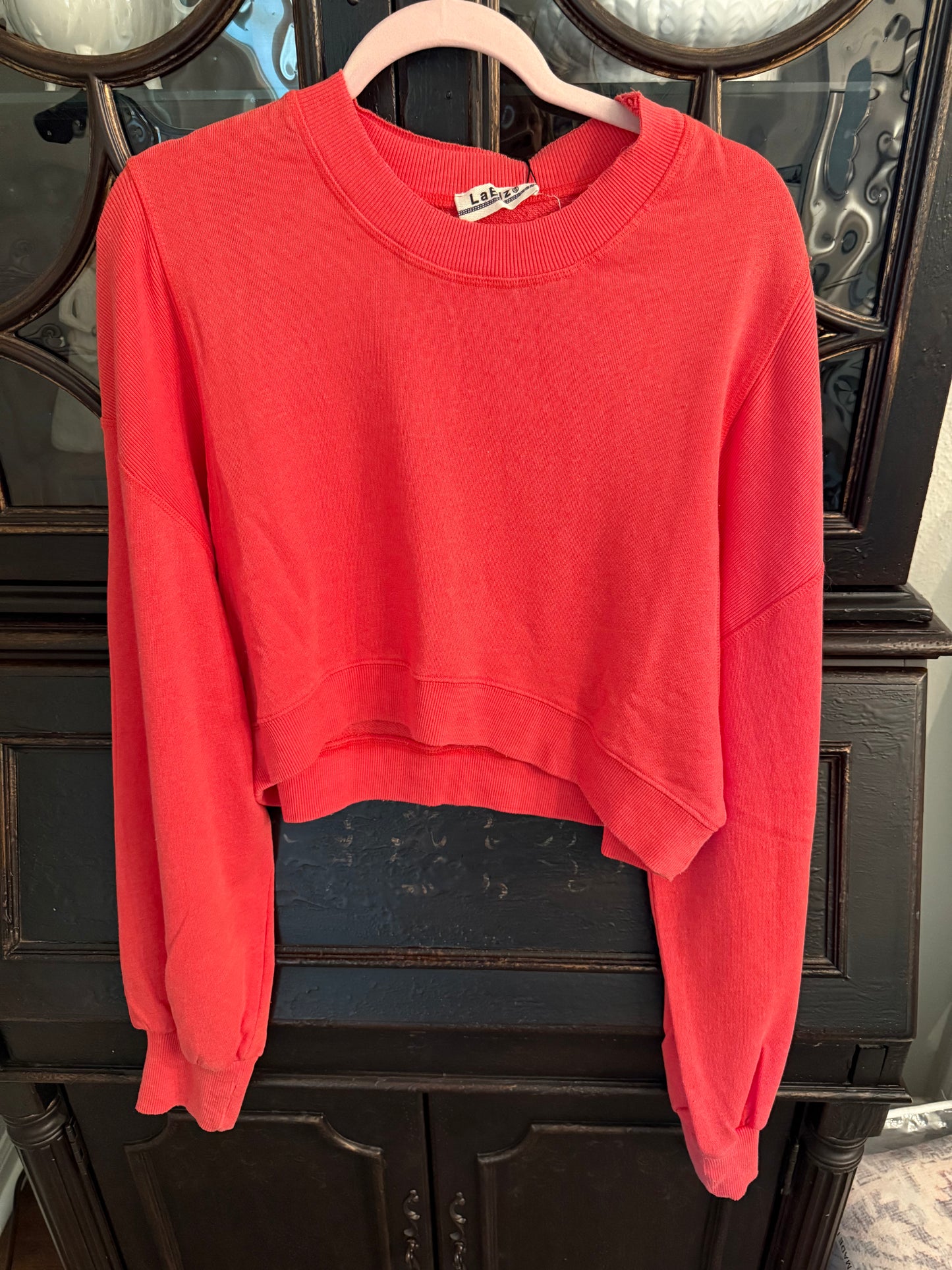 Adorable ribbed semi cropped sweatshirt