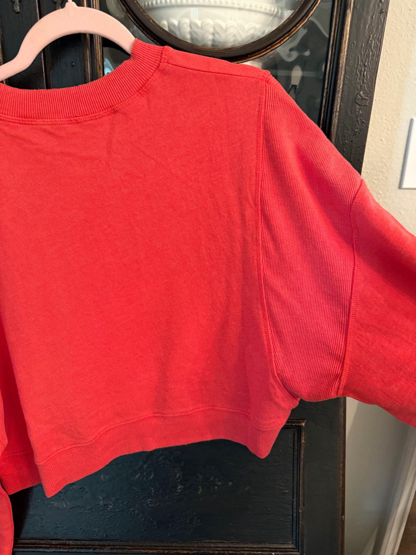 Adorable ribbed semi cropped sweatshirt