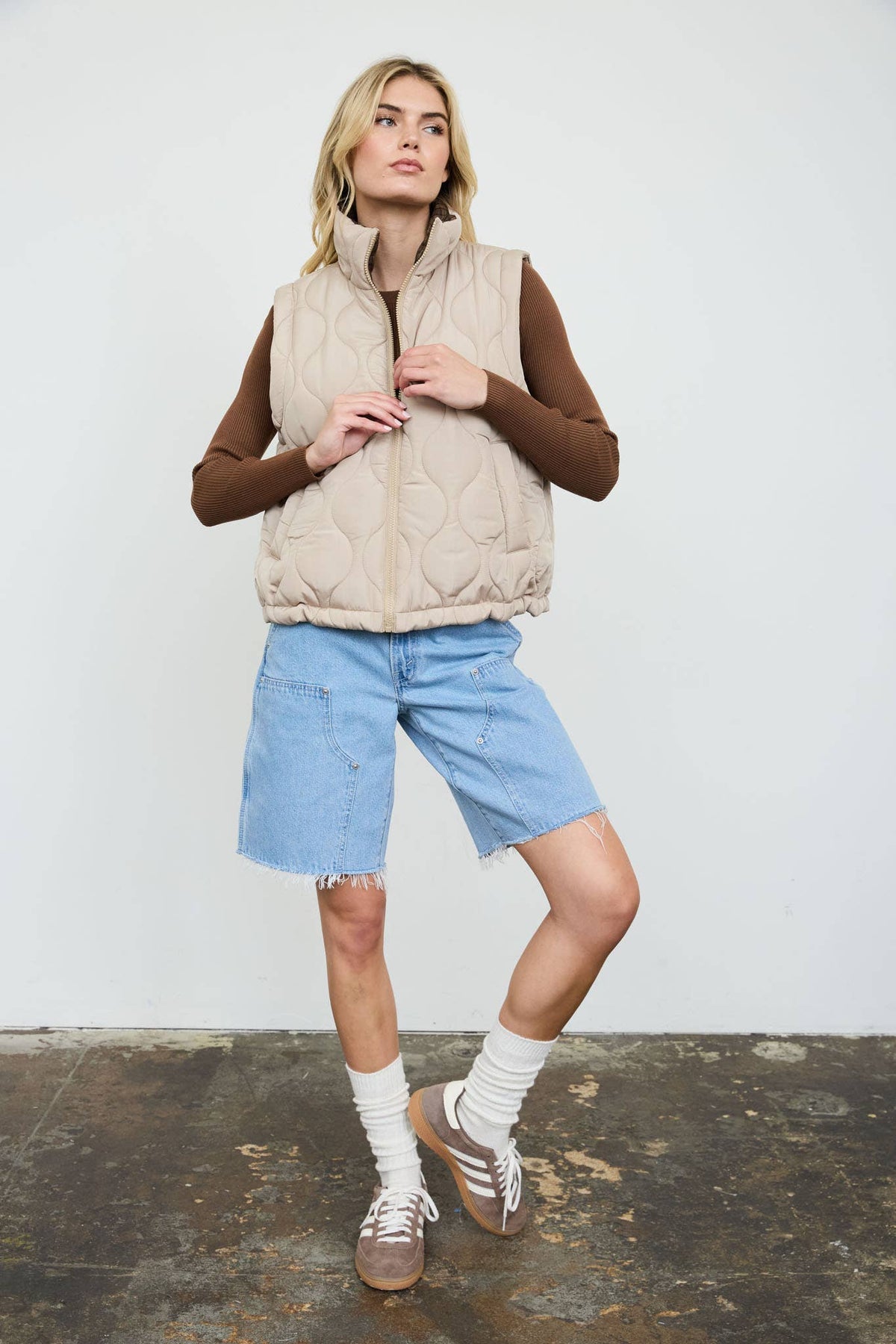 Plaid collar detail vest