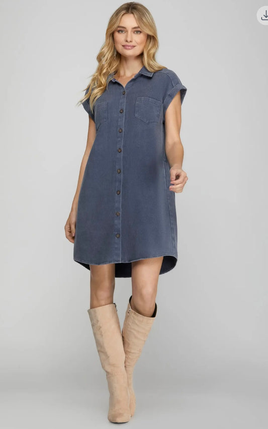 Adorable Button Down Shirt Dress - Denim - Perfect for a warmer Fall transition piece!