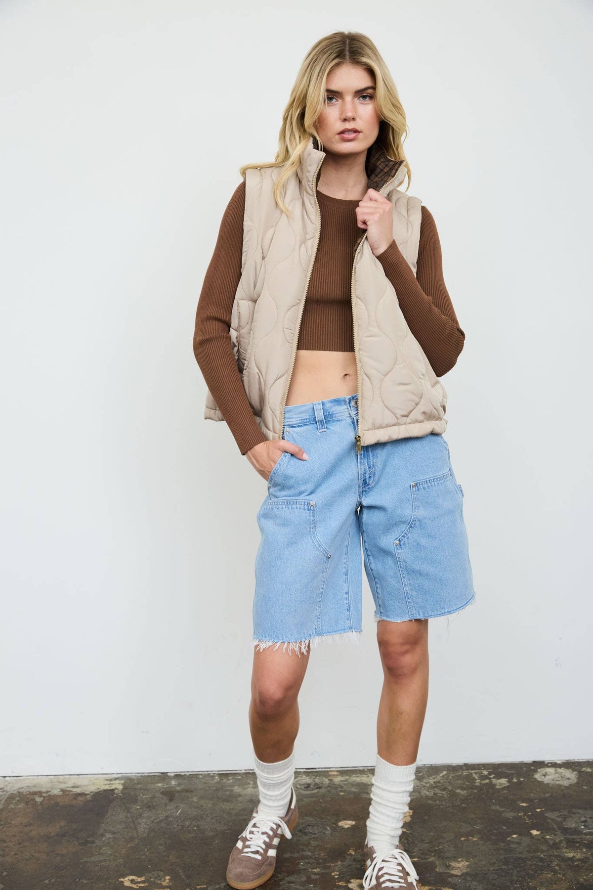 Plaid collar detail vest