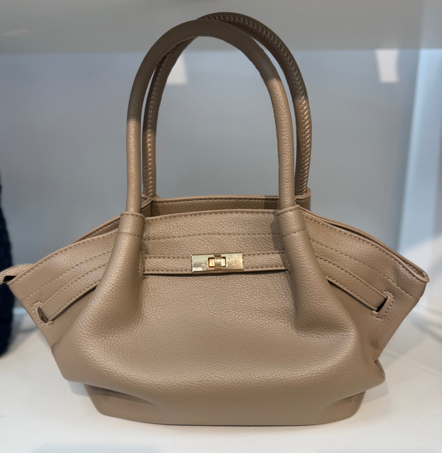Coming Soon: The Vesna Leather tote