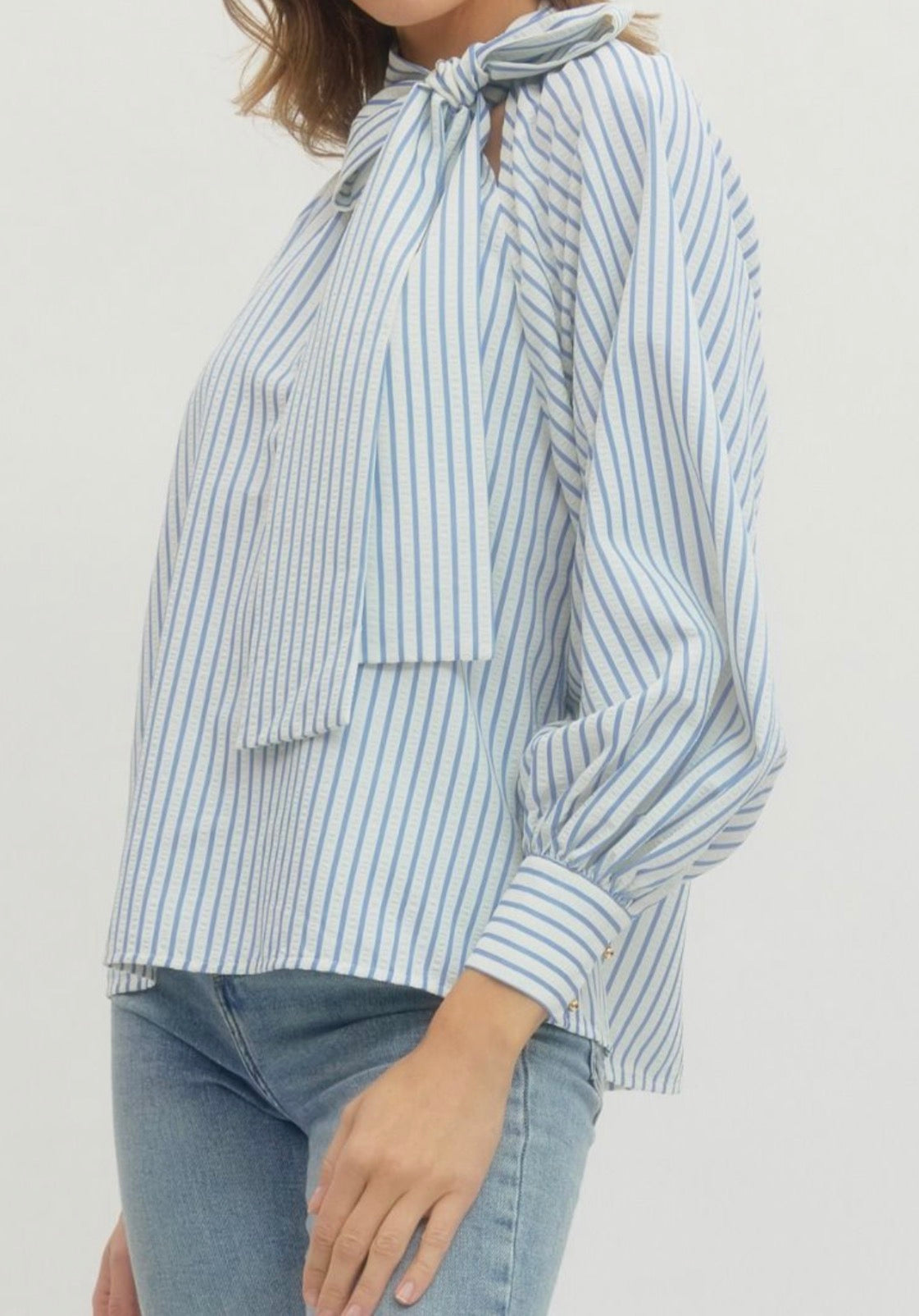 Long sleeve top with bow detail