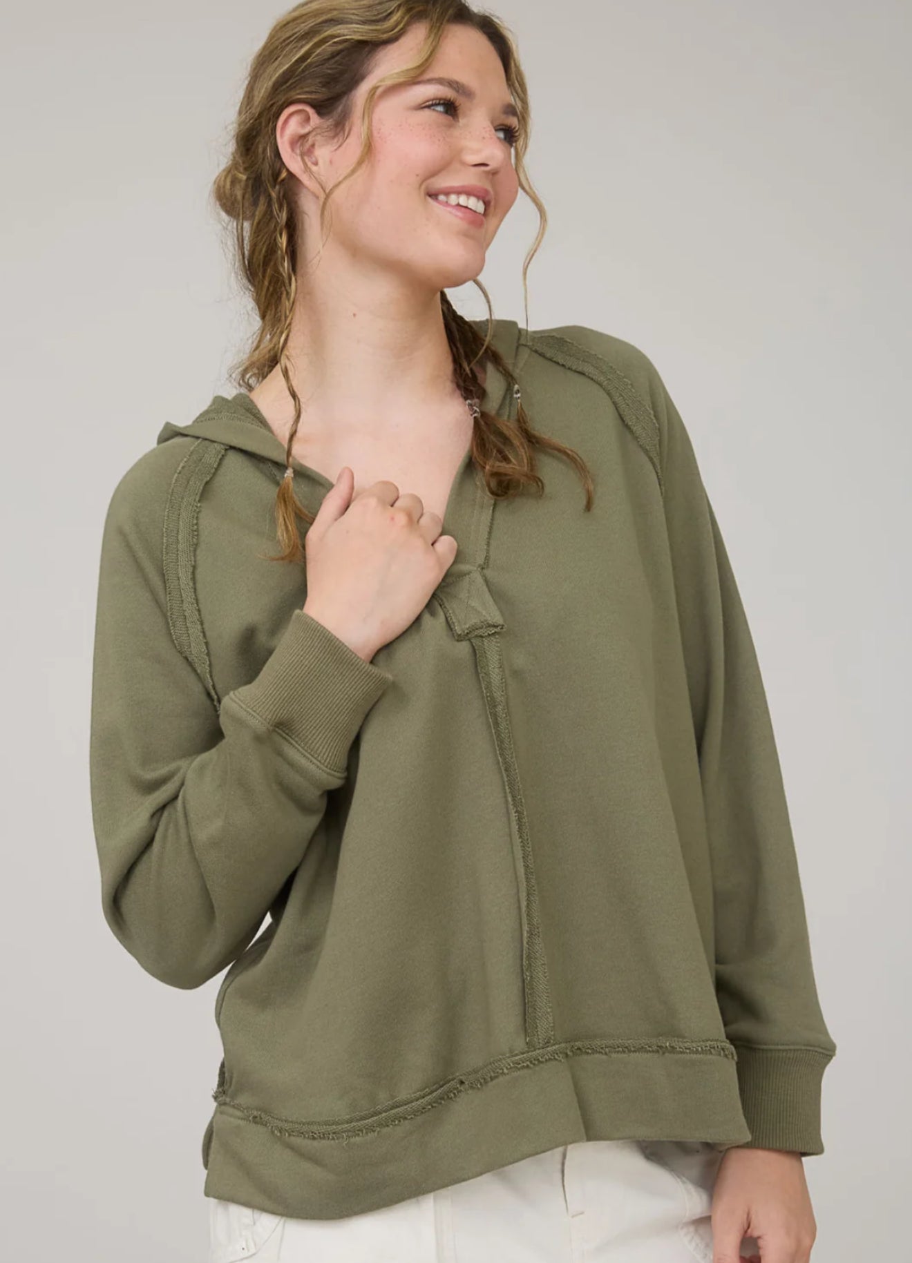 HOODED V NECK RAW EDGE LONG SLEEVE KNIT TOP