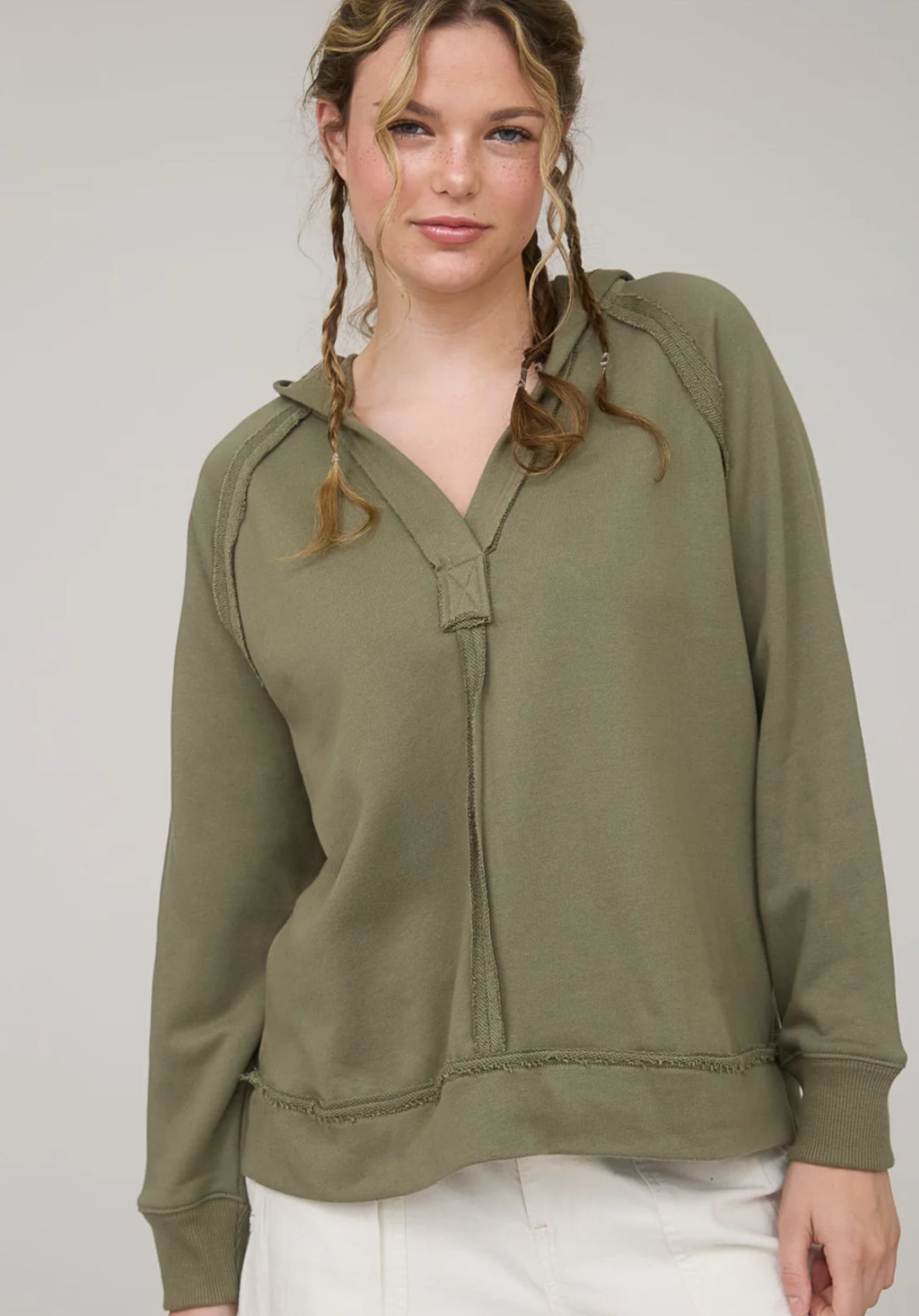 HOODED V NECK RAW EDGE LONG SLEEVE KNIT TOP