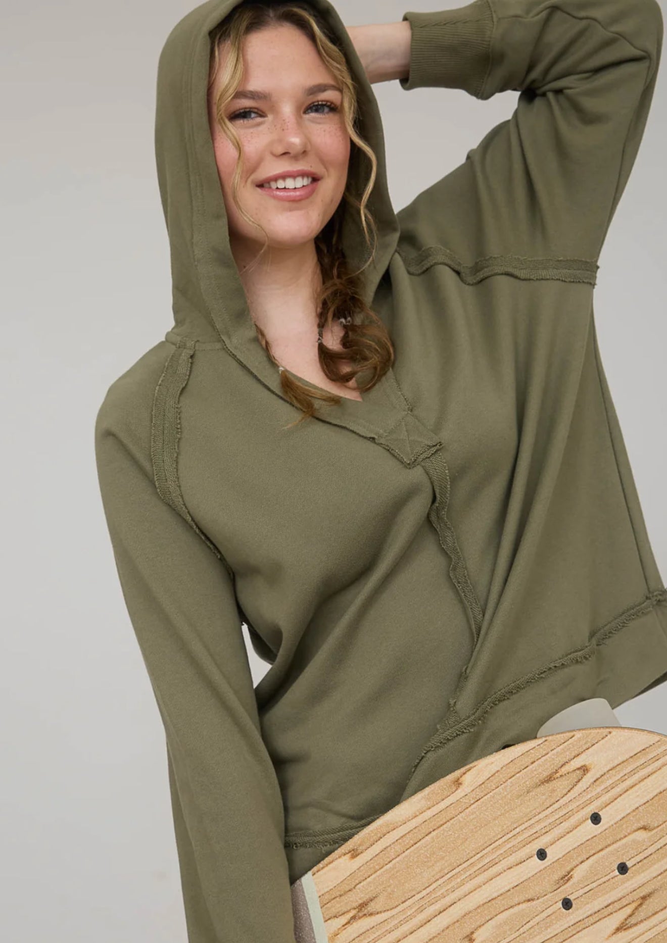 HOODED V NECK RAW EDGE LONG SLEEVE KNIT TOP